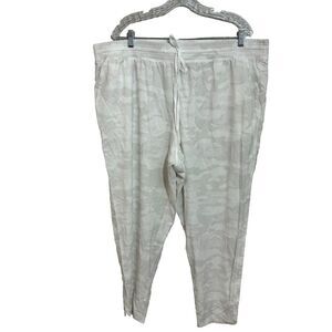 Gap GapFit Runaround‎ Tapered Pant White Camo Women's Size XXL